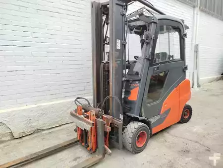 Empilhador diesel 2021  Linde H20D-02 (1)