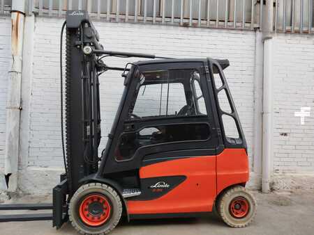 Eléctrico - 4 rodas 2016  Linde E35H/600 (2)