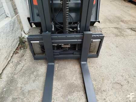 Dieselový VZV 2019  Linde H18D EVO (5)