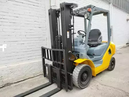 Wózki widłowe diesel 2016  Komatsu D-FD25T-17 (1)