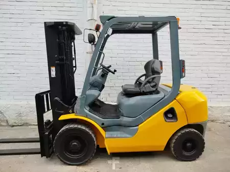 Wózki widłowe diesel 2016  Komatsu D-FD25T-17 (2)