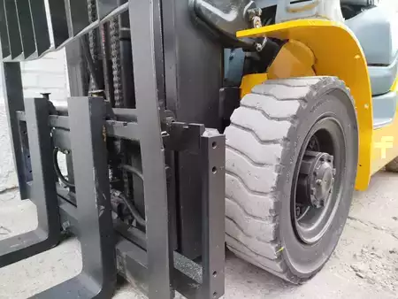 Wózki widłowe diesel 2016  Komatsu D-FD25T-17 (4)