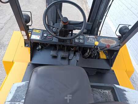 Carrelli elevatori diesel 2000  OM DI70C (7)