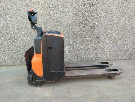 Electric Pallet Trucks 2017  BT LWE200 (2)