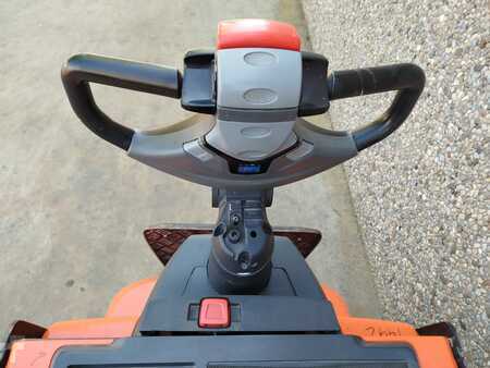 Electric Pallet Trucks 2017  BT LWE200 (5)