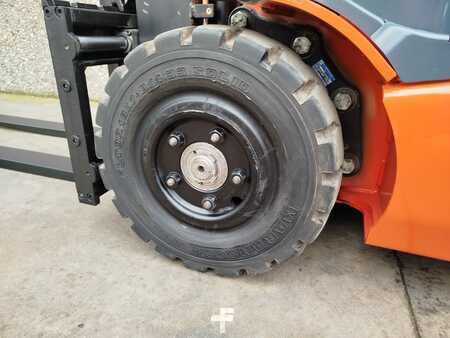 Eléctrica de 3 ruedas 2016  Toyota 8FBEK16T Litio (4)