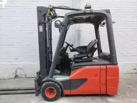Sähkö - 3 pyör 2016  Linde E18-02 (2)