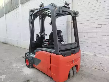 Sähkö - 3 pyör 2016  Linde E18-02 (3)