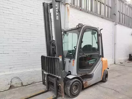 Carretilla elevadora GLP 2020  Still RX70-25T (1)