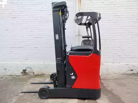 Chariots à mât rétractable 2018  Linde R12B (2)