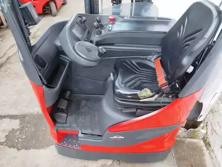 Chariots à mât rétractable 2018  Linde R12B (4)