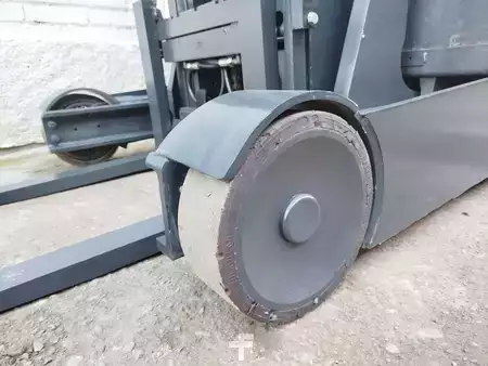 Chariots à mât rétractable 2018  Linde R12B (7)