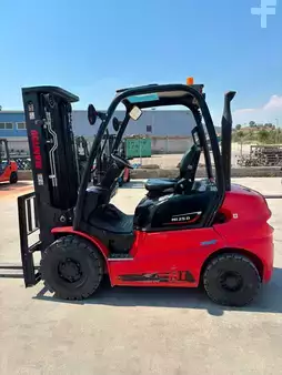 Dieselový VZV 2023  Manitou MI25D (2)