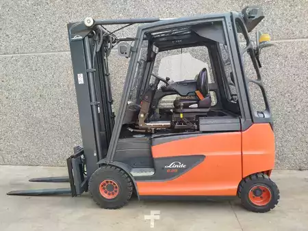 El truck - 4 hjulet 2016  Linde E25HL/600 (1)