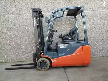 Eléctrico - 3 rodas 2017  Toyota 8FBE20T (2)