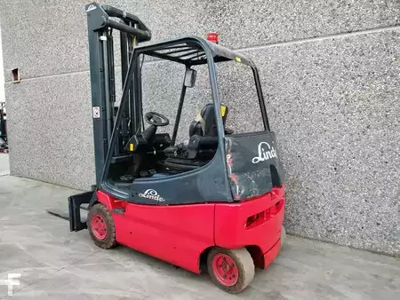 Eléctrica de 4 ruedas 2002  Linde E20 (3)