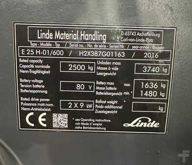 Elektryczne 4-kołowe 2016  Linde E25H-01 - 387 Neue Batterie 80V (7)