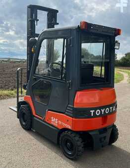 Toyota 7FB15 mit Kabine/Heizung