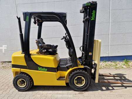 Chariots élévateurs diesel 2007  Yale GDP25VX reconditioned (1)