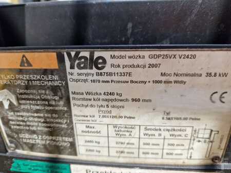 Chariots élévateurs diesel 2007  Yale GDP25VX reconditioned (2)