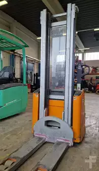 Stacker pedestre 2004  Still EGV14 (3)