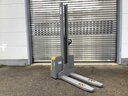 Stacker pedestre 2018  Jungheinrich EJC M10 (3)