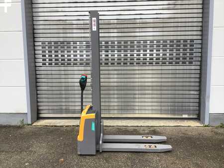 Stacker pedestre 2018  Jungheinrich EJC M10 (1)