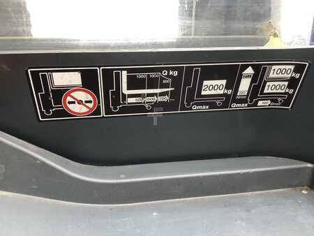 Stacker de condutor em pé 2002  Jungheinrich ESD20 (5)