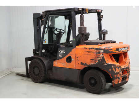 Doosan D45S-7