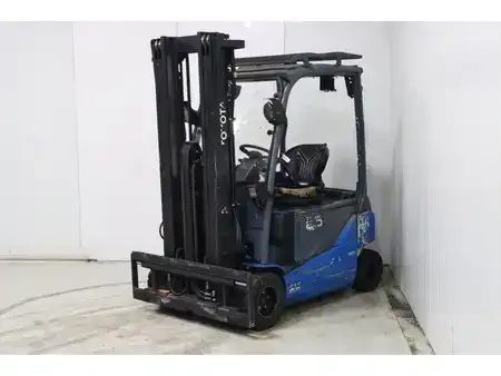 Elektro 4 Rad 2016  Toyota 8FBM20T (4)