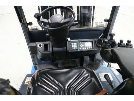 Elektro 4 Rad 2016  Toyota 8FBM20T (2)