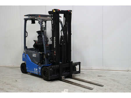 Elektro 4 Rad 2018  Toyota 8FBM20T (1)