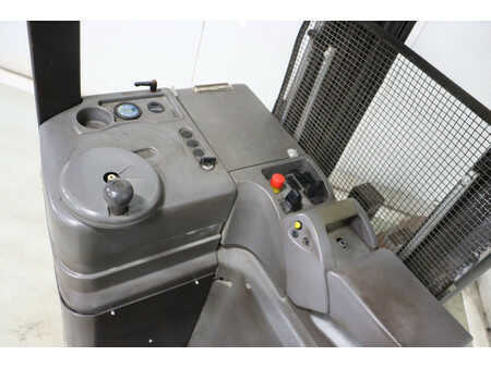 Retráctil 2015  Nissan AJN160 (2)