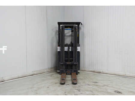 Retráctil 2015  Nissan AJN160 (3)