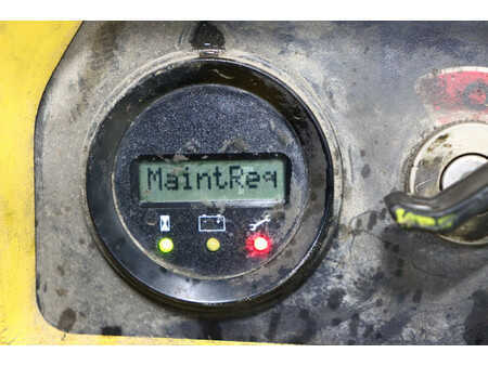 Porta-paletes elétrico 2016  Hyster P1.8 (9)