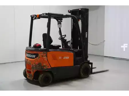El truck - 4 hjulet 2017  Doosan B25X-7 (4)