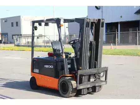 Elektro čtyřkolový VZV 2015  Doosan B30X-5 (1)