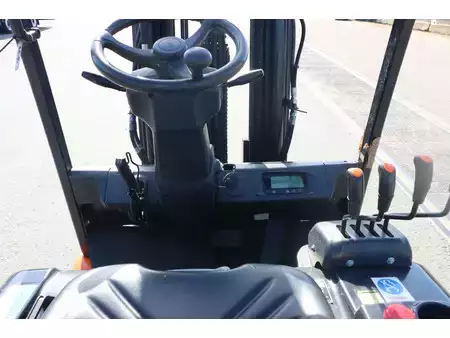 Elektro čtyřkolový VZV 2015  Doosan B30X-5 (3)