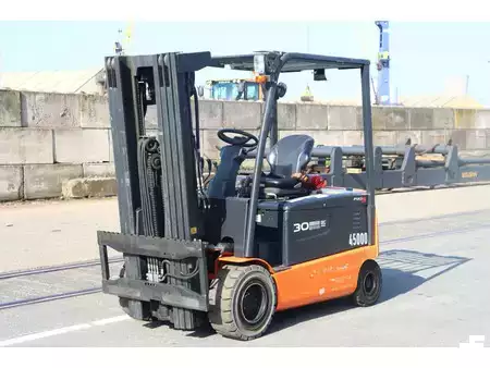 Elektro čtyřkolový VZV 2015  Doosan B30X-5 (5)