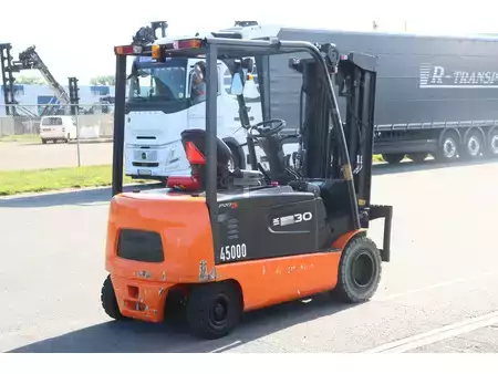 Elektro čtyřkolový VZV 2015  Doosan B30X-5 (8)