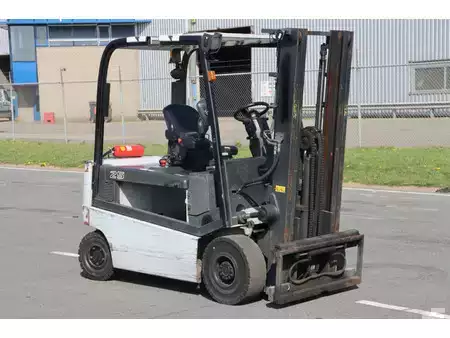 Elektro 4 Rad 2015  Nissan G1Q2L25Q (1)