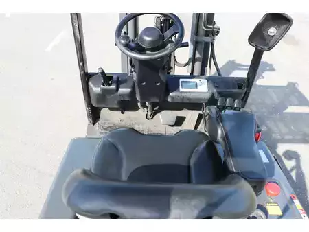 Elektro 4 Rad 2015  Nissan G1Q2L25Q (2)