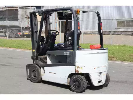 Elektro 4 Rad 2015  Nissan G1Q2L25Q (5)