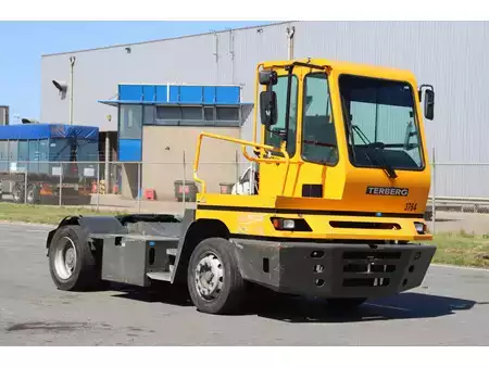 Terminálový traktor 2019  Terberg YT182 (1)