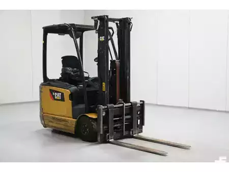 Elektro 3 Rad 2019  CAT Lift Trucks EP16ANT (1)