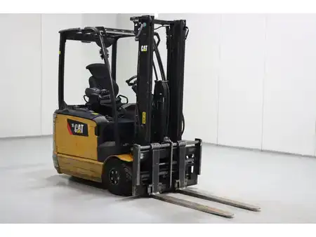 Elektro 3 Rad 2019  CAT Lift Trucks EP16ANT (1)