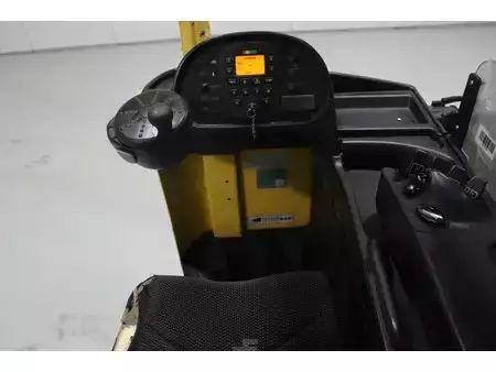 Carretilla retráctil 2018  Hyster R2.0 (4)