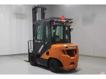 Dieselový VZV 2020  Doosan D35C-7 (7)