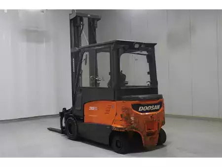Elektro čtyřkolový VZV 2018  Doosan B35X-7 (4)
