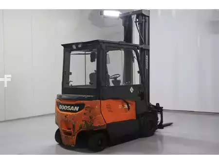 Elektro čtyřkolový VZV 2018  Doosan B35X-7 (6)